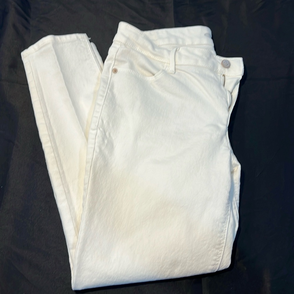Woman’s Old Navy Super Skinny Ankle Mid Rise Jeans White Size 10